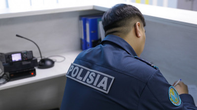 Астаналық полиция есірткі сақтаған екі қызды құрықтады