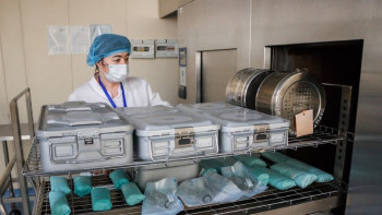 Фотография к новости: Қарағанды ​​мектептерінде мерзімі өтіп кеткен дәрілер табылды