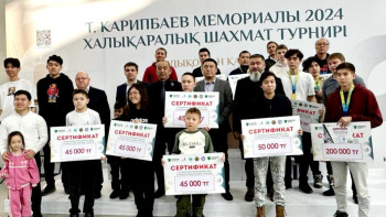 Фотография к новости: Талдықорғанда Төлеуғазы Кәріпбаев атындағы шахмат турнирі өтті