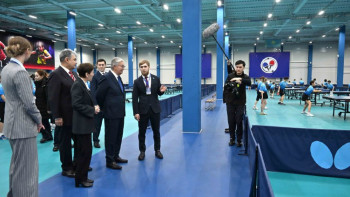 Фотография к новости: Президент Өскемендегі Үстел теннисі орталығын аралап көрді