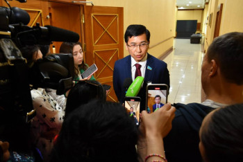 Фотография к новости: 92 мың теңге: Аймағамбетов ғалымдарға атағына қарай үстемақы төлеуді ұсынды