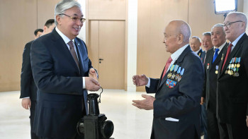 Фотография к новости: Тоқаев теміржол саласының ардагерлерімен кездесті