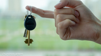 Фотография к новости: Депутаттар риэлторларды бақылауды талап етті