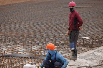 Фотография к новости: Павлодарлық прокурорлар өндіріс ошақтарына жақын жерде шағын аудан салуға рұқсат бермеді