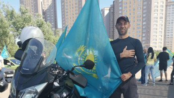 Фотография к новости: Қазақша сөйлеп, тойға барғанды ұнататын қазақтың күйеу баласы