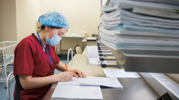 Фотография к новости: Ақтөбе облысында балабақша медбикесі жылдар бойы аз жалақы алып келген