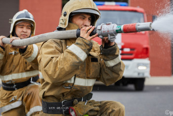Фотография к новости: Ақтөбеде өрттан әйел мен бала зардап шегіп, бір бала құтқарылды
