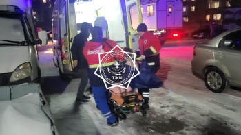 Фотография к новости: Өрт сөндірушілер жанып жатқан пәтерден әйелді құтқарды