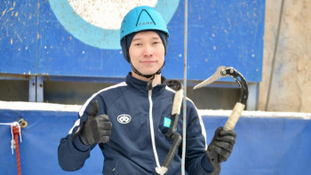 Фотография к новости: Алматыда мұзға өрмелеуден Қазақстан чемпионаты өтіп жатыр