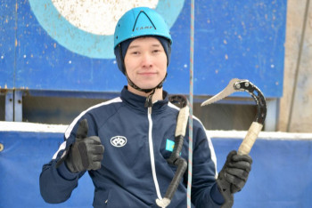 Алматыда мұзға өрмелеуден Қазақстан чемпионаты өтіп жатыр