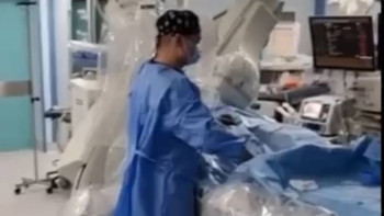 Фотография к новости: Дәрігерлер жер сілкінгенге қарамастан ота жасауды жалғастырды