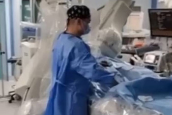 Фотография к новости: Дәрігерлер жер сілкінгенге қарамастан ота жасауды жалғастырды