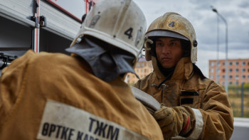 Фотография к новости: СҚО-да екі көлік өртеніп, екі адамды күйік шалды