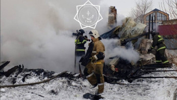 Фотография к новости: Қостанайлық өрт сөндірушілер тұрғын үйден 3 газ баллонын шығарды