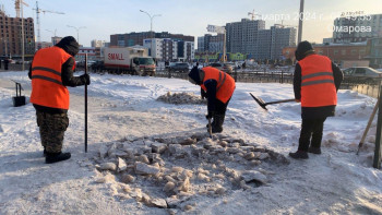 Фотография к новости: Астанада қар тазалауға 2,5 мыңнан астам жұмысшы шықты