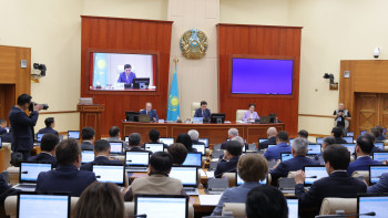 Фотография к новости: Мәжіліске жаңа депутат келді