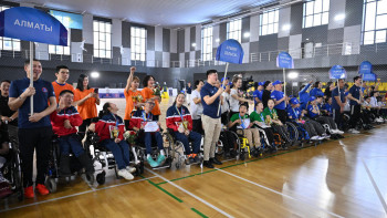 Фотография к новости: Мәулен Әшімбаев боччадан республикалық жарыстың жеңімпаздарын марапаттады