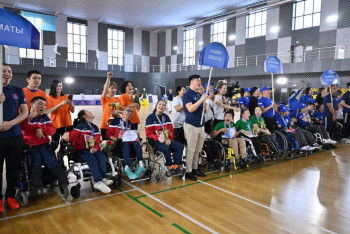 Фотография к новости: Мәулен Әшімбаев боччадан республикалық жарыстың жеңімпаздарын марапаттады