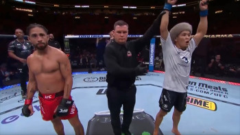 Фотография к новости: Асу Алмабаев UFC турнирінде екінші мәрте жеңіске жетті