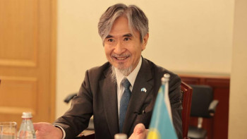 Фотография к новости: Қазақ тілі, жылқы еті мен музыка: Жапония елшісі қазақ-жапон қатынасы жайлы айтты