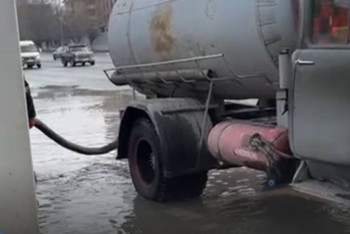 Фотография к новости: Семей көшелерінен 5 күнде 6,8 мың м3 су сорылды