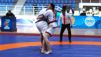 Фотография к новости: Қазақша күрестен десанттық-шабуылдау әскерлерінің ең мықты балуандары анықталды