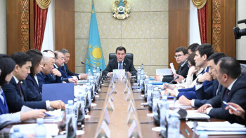 Фотография к новости: Бекназаров:  Үкіметтің маңызды міндеті балаларды зорлық-зомбылықтан қорғау