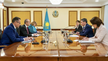 Фотография к новости: Премьер-министр ДДҰ Еуропалық өңірлік бюросының басшысымен кездесті