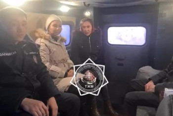 Фотография к новости: Ақтөбеде жүкті әйел қар құрсауында қалған