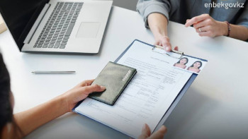 Фотография к новости: Шетелдіктердің тұрақты тұру ықтиярхатын алу қағидаларына қандай өзгерістер енгізілмек