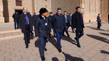 Фотография к новости: Олжас Бектенов: Ясауи кесенесінің тарихи келбетін сақтау маңызды