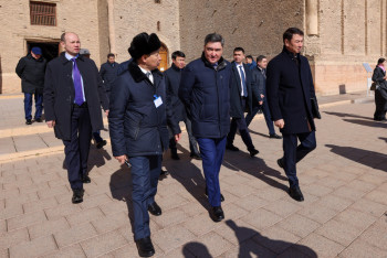 Фотография к новости: Олжас Бектенов: Ясауи кесенесінің тарихи келбетін сақтау маңызды