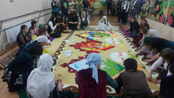 Фотография к новости: Амал мерекесіне орай бес метрлік түскиіз тарту етілді