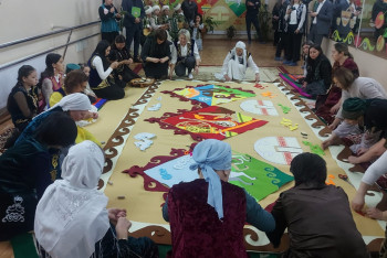 Фотография к новости: Амал мерекесіне орай бес метрлік түскиіз тарту етілді