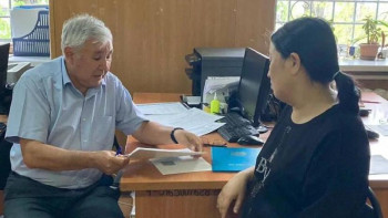 Фотография к новости: Қарағанды облысында 77 этникалық қазақ қандас мәртебесін алды