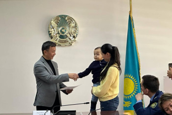 Фотография к новости: Алматыда көпбалалы аналарға жеке балабақшаларға тегін жолдама берілді