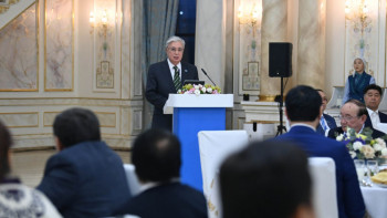 Фотография к новости: Президенттің атынан Ұлттық құрылтай қатысушыларына ауызашар берілді