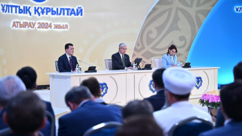 Фотография к новости: Тоқаев тілімізге қамқорлық танытқандарға ризашылығын білдірді