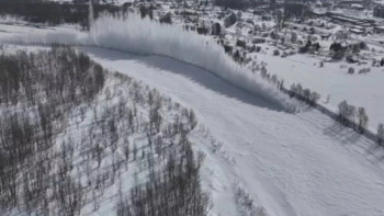 Фотография к новости: ШҚО-да өзендердегі мұзды ұсақтау жұмыстары жалғасуда