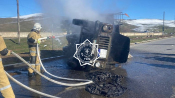 Фотография к новости: Түркістан облысында екі көлік соқтығысып, өртеніп кетті