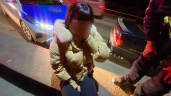 Фотография к новости: Патрульдік полиция көпірден секірмекші болған қызды құтқарып қалды