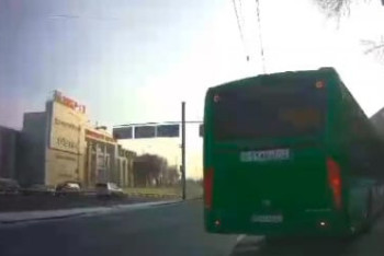 Фотография к новости: Ұлттық киім киген петропавлдықтар 22 наурызда автобуста тегін жүре алады