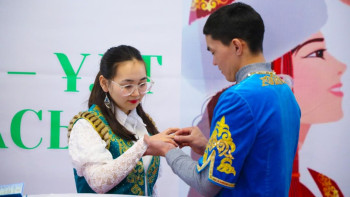 Фотография к новости: Шаңырақ күні: Астанада жас жұбайлардың некесі қиылды