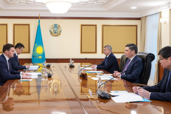 Фотография к новости: Үкіметте инфрақұрылымдық жобаларды бірлесіп іске асыру мәселелері талқыланды