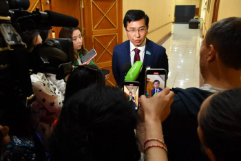 Фотография к новости: Азаматтар шешім күтіп отыр. Аймағамбетов денсаулық саласындағы проблемалар жайлы айтты