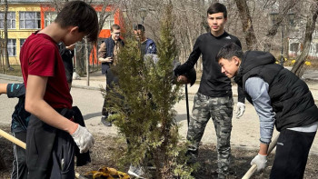 Фотография к новости: Алматыда Жаңару күніне орай ағаш егу акциясы өтті