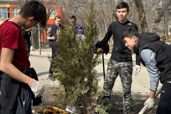 Фотография к новости: Алматыда Жаңару күніне орай ағаш егу акциясы өтті