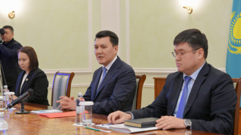 Фотография к новости: Мемлекеттік кеңесші Парламент Мәжілісі фракцияларының жетекшілерімен кездесті