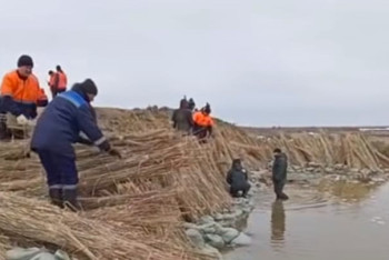 Фотография к новости: Ақтөбеде жолды су шайып кетті