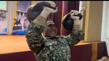 Фотография к новости: Ұлттық спорт күні. Әскерилер күш сынасты